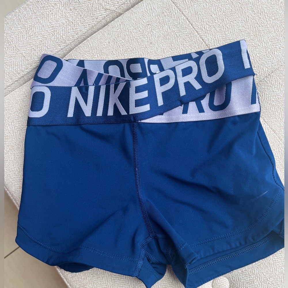 NIKE PROS LIMITED EDITION